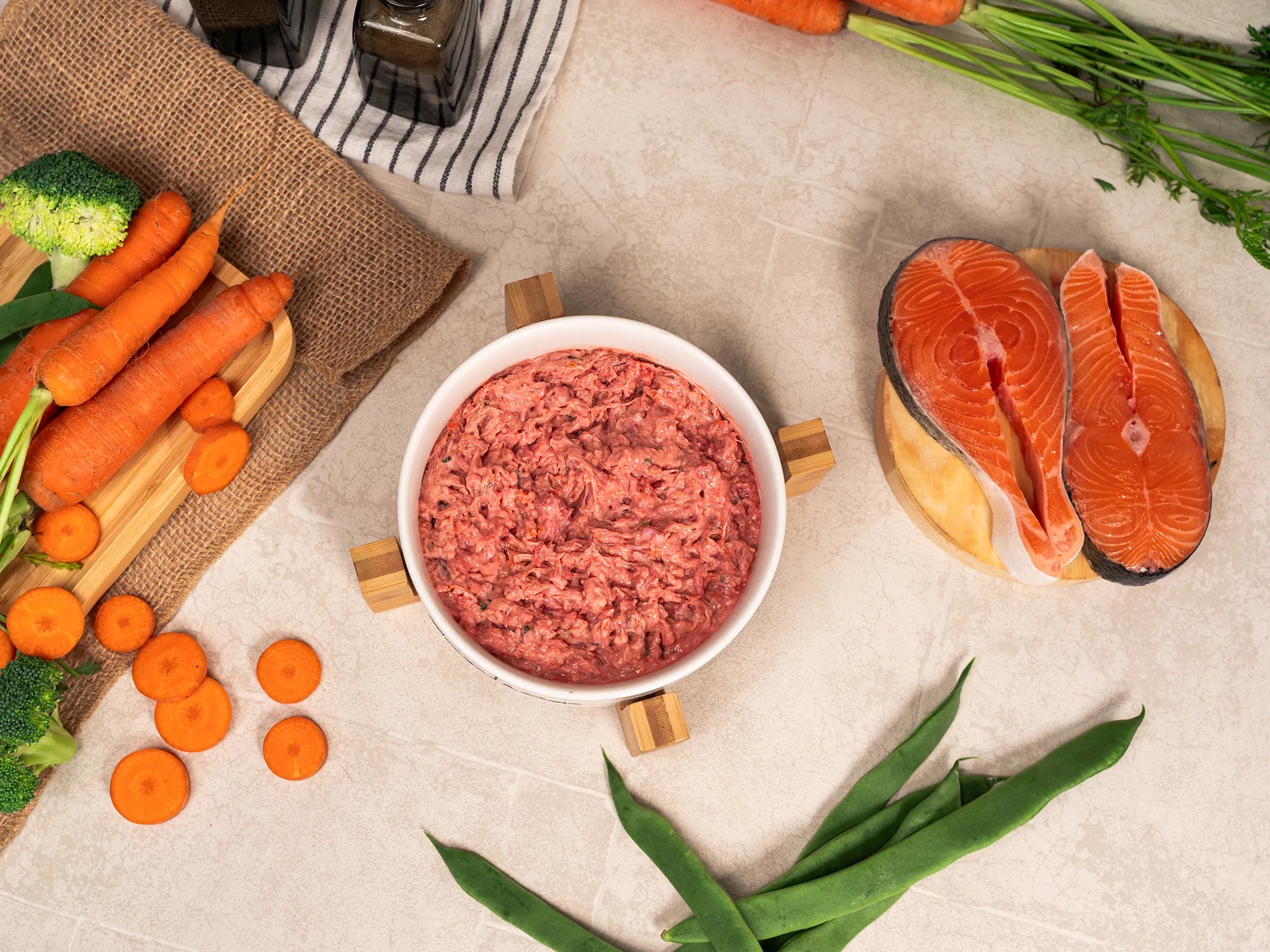 Dieta BARF: qué es, beneficios, riesgos y cómo empezar correctamente