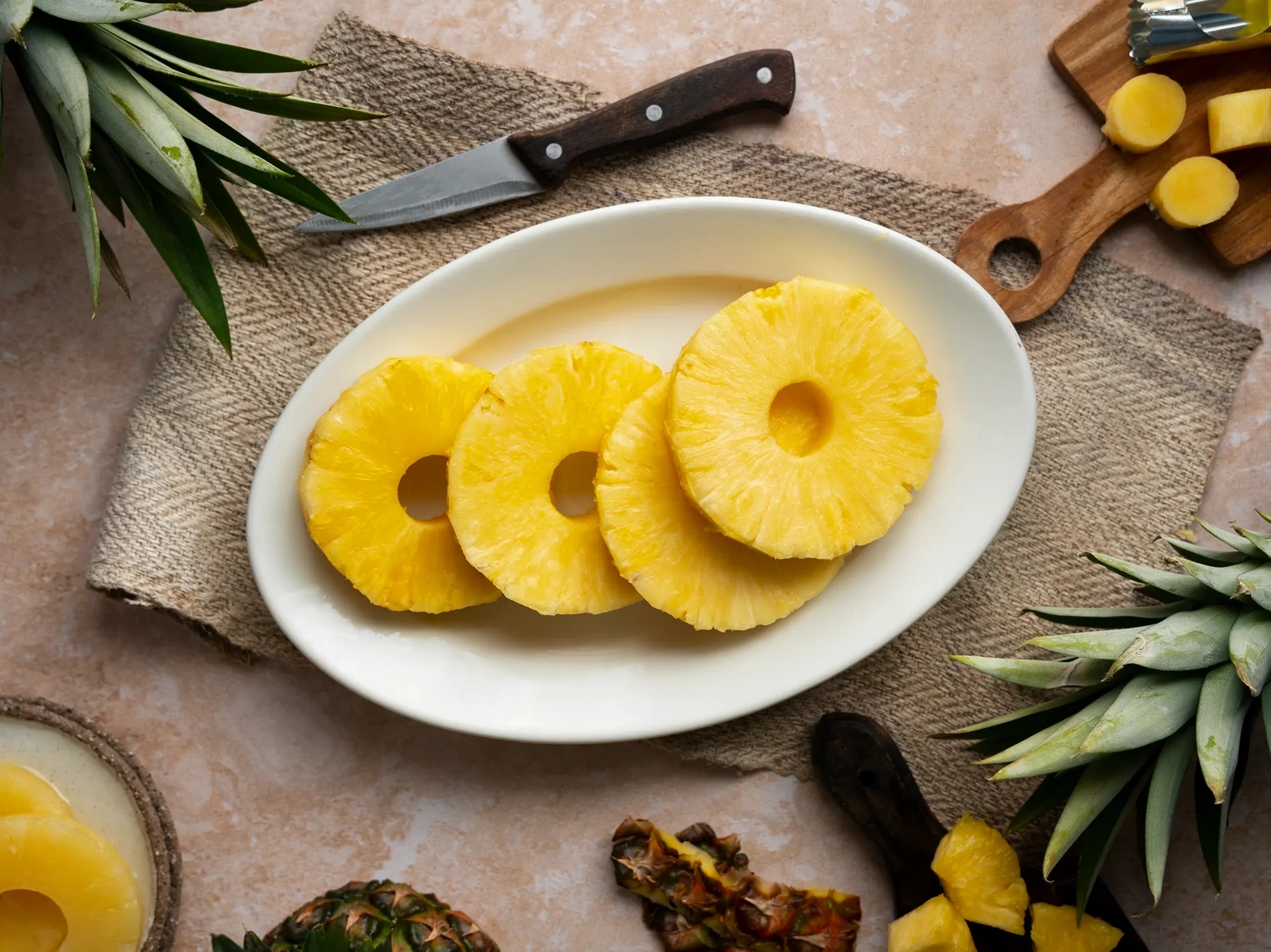 ¿Los perros pueden comer piña? Cantidad según su peso